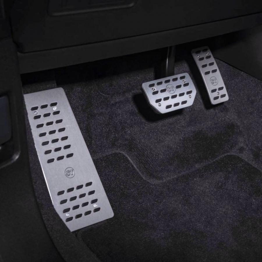 Детали интерьера Land Rover Range Rover Evoque by Startech 2019 года  (фото 14 из 19)